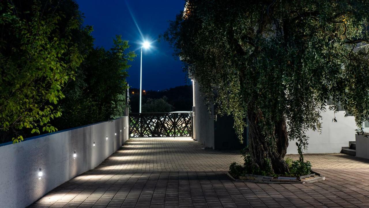 Oinoelia Luxury Suites & Residence 波托什 外观 照片
